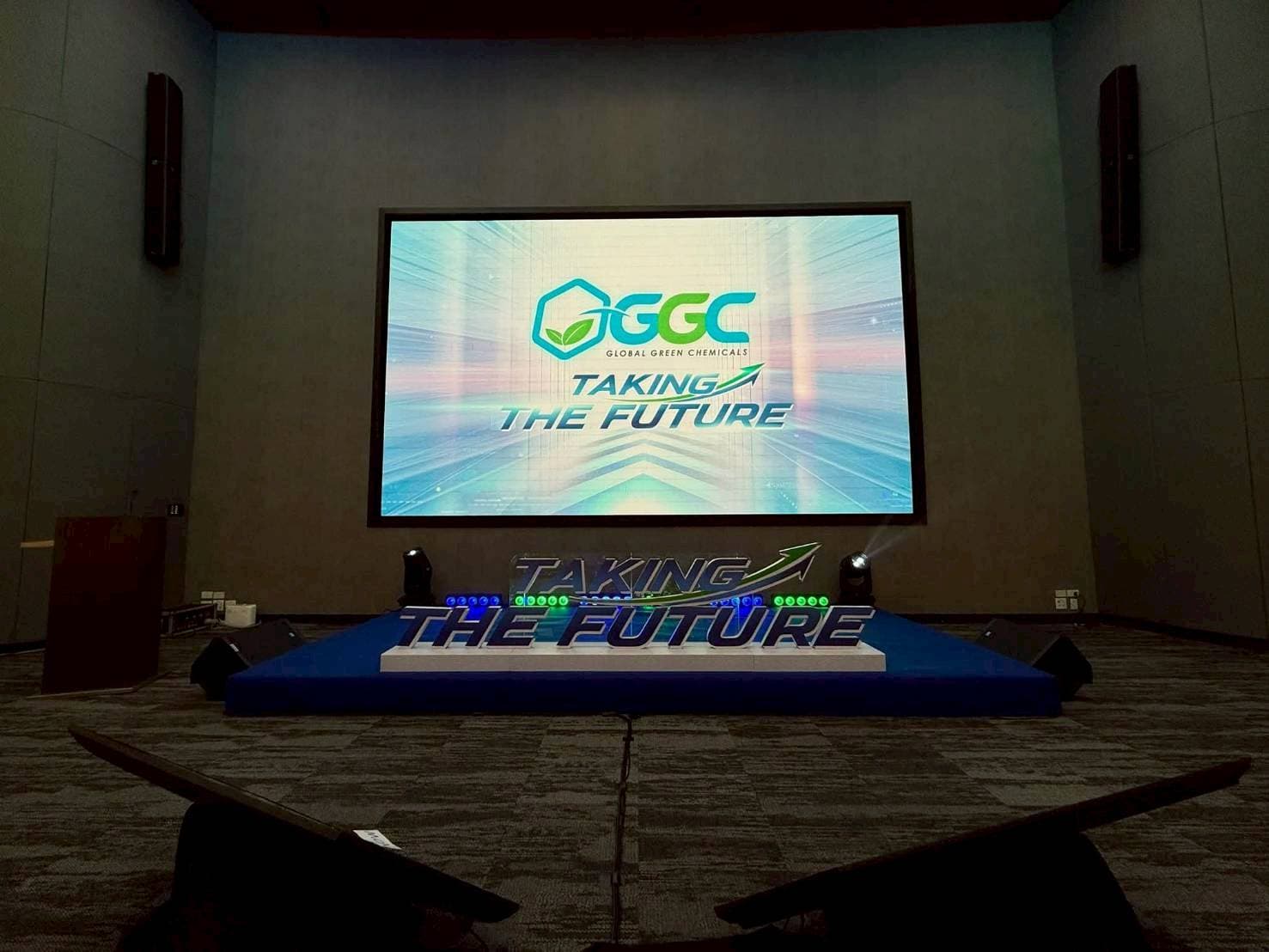เวที LED งานสัมมนา GGC Taking The Future ระบบแสงเสียง บริษัท ปตท.