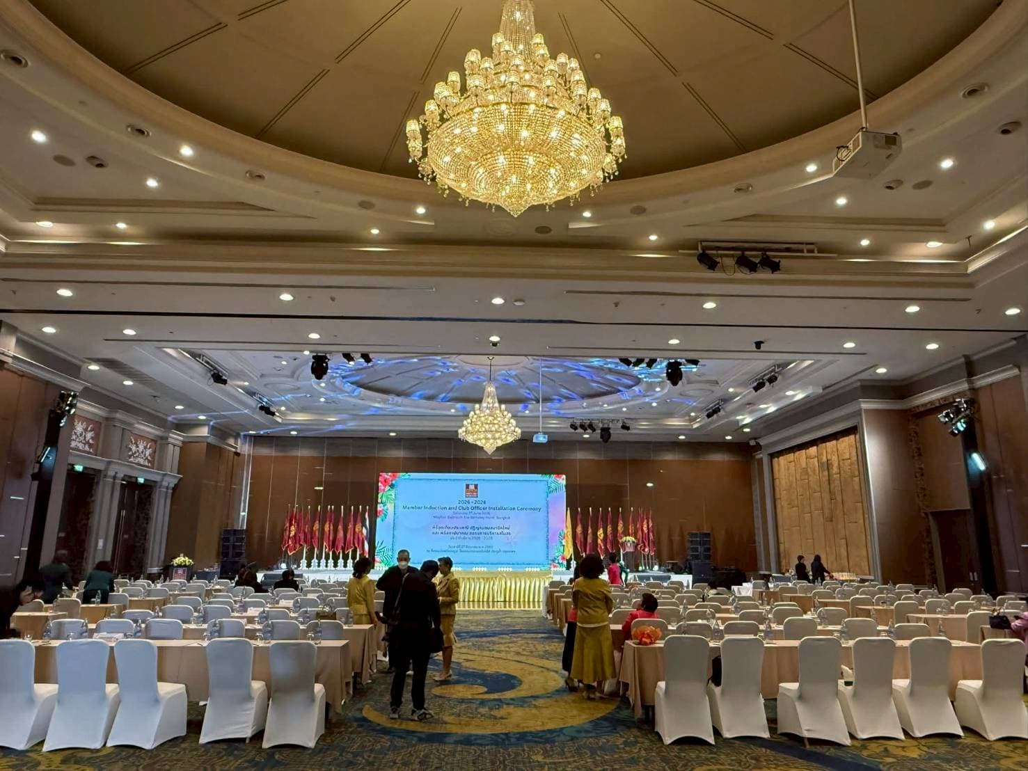 ภาพรวมห้องบอลรูม เช่าจอ LED แสงสีเสียง งาน ZONTA กรุงเทพฯ